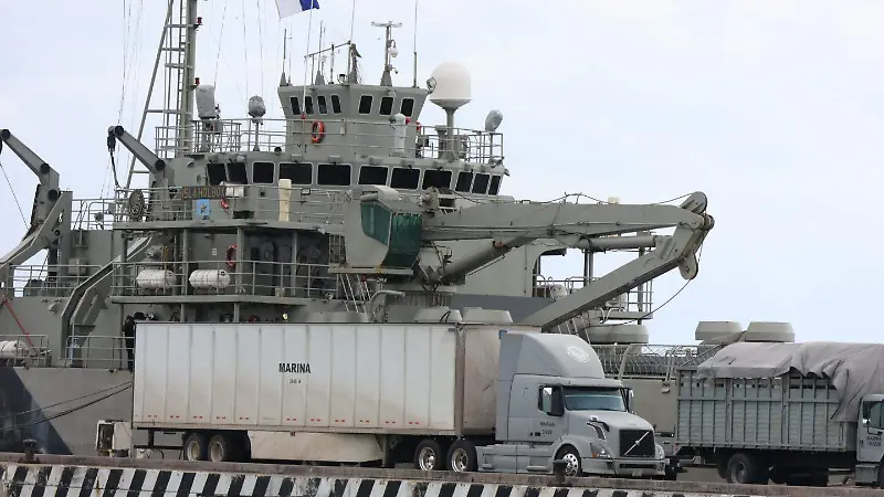 Cargando buque para Cuba2.